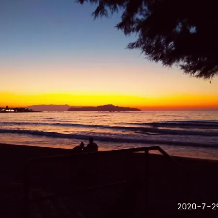 Rena's Hospitality Walk To The Beach,10min To Chania! Apartment